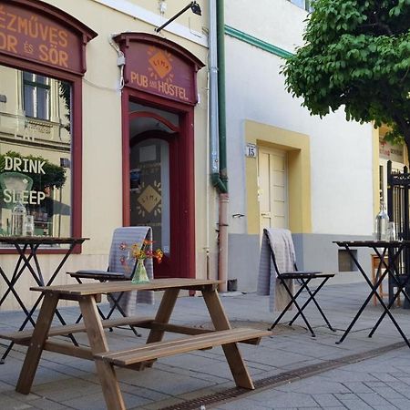 Lima Hostel Gyor Exterior photo